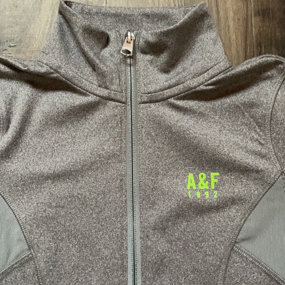 A&F Workout Quarter Zip Long Sleeve - Picture 2 of 4